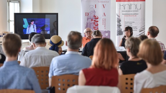 Divadlo 2020: Na Bratislavskom hrade prezentovali knihu V. Blaha Viva La Bohéme!