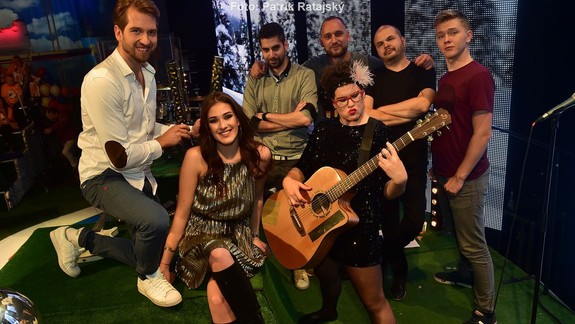 VIDEO: Samo Tomeček tiež spieval na smeráckom MDŽ, ale tvrdí, že smrť dvoch mladých ľudí si na ňom patrične uctil