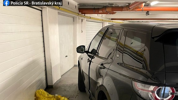 Smrteľná nehoda v podzemnej garáži v Dúbravke, zomrel 79-ročný muž