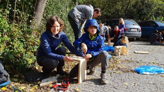 V Mestských lesoch robili deti nové kŕmidlá, aby vtáčiky nezostali hladné