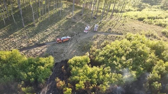 Horí les pri Pezinskej Babe: Zasahuje aj vrtuľník