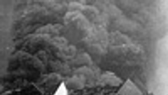 Požiar v Apolle trval niekoľko dní