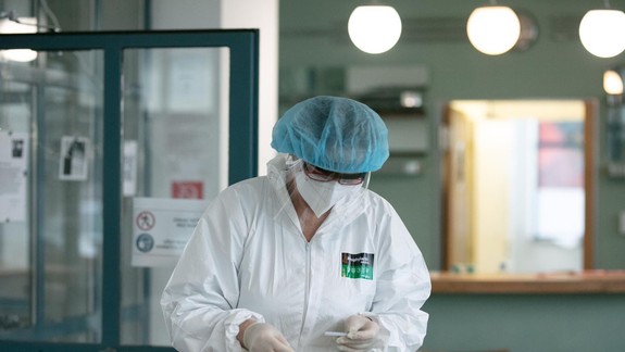 Na Slovensku potvrdili ďalšie prípady omikronu, stal sa už dominantným