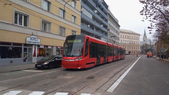 Chodíte električkou? Rátajte so zmenou trasy, na Námestí SNP budú opravovať výhybky