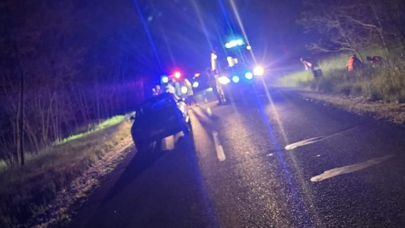 Tragická noc na Záhorí: Auto pri predbiehaní zrazilo chodca