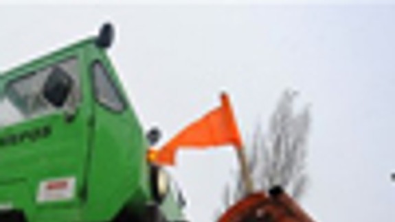 V Novom Meste bojujú so snehom od druhej ráno