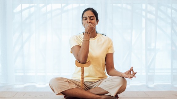 Doprajte si po covide liečbu jogou a ajurvédou, aby ste boli čím skôr fit