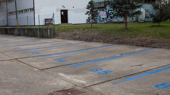 Parkovisko na Budatínskej už slúži zdarma širokej verejnosti