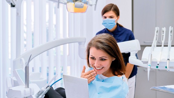 Pozreli sme sa na ceny dentálnej hygieny v Bratislave - vedeli ste, že zdravotná poisťovňa vám môže prispieť?