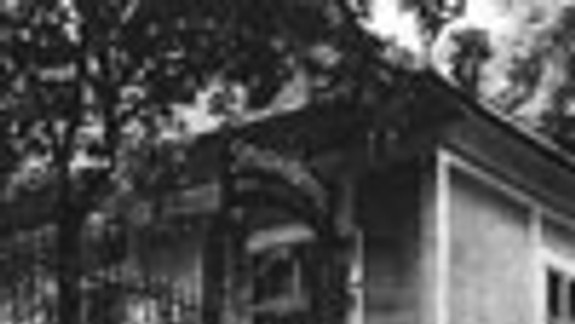 Obsadzovanie sa začalo Slamenou búdou