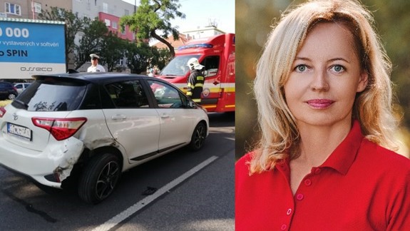 FOTO: Hovorkyni záchranárov zdemoloval auto vodič, ktorý počas jazdy pozeral do mobilu!