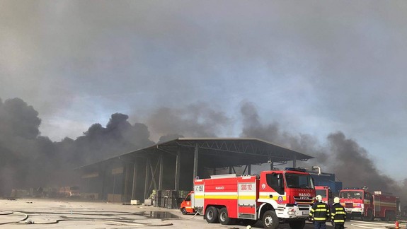 Ďalší požiar: V Zohore horia dve výrobné haly a ich okolie