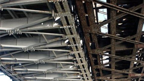 Starosta Petržalky chce konštrukciu Starého mosta speňažiť