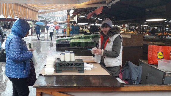 Poznáte pani Lydku? Na Miletičke predáva už 40 rokov, pamätá si aj trhovisko na Trnavskom mýte