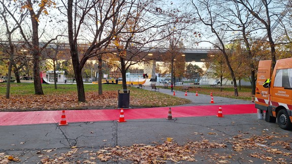 V Sade Janka Kráľa vyznačujú cyklotrasu