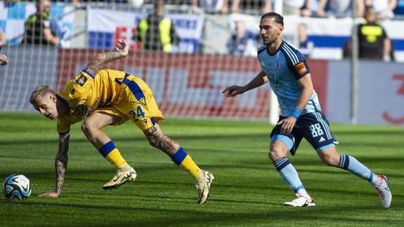 Slovan remizoval s D. Stredou 0:0 a už oslavuje titul