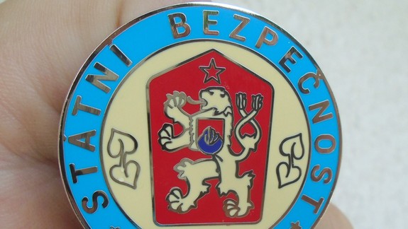 Vláda uvažuje, že by sa predstaviteľom a prisluhovačom komunistického režimu malo siahnuť na dôchodky