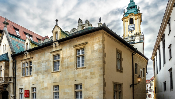 Múzeum mesta Bratislavy reštauruje zástavu významného bratislavského cechu debnárov