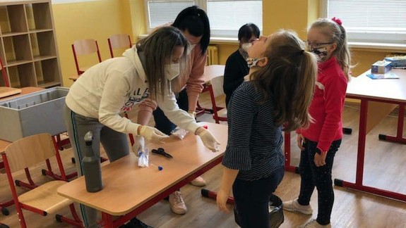 V Záhorskej Bystrici organizujú kloktacie testy žiakov 5.-7. ročníka