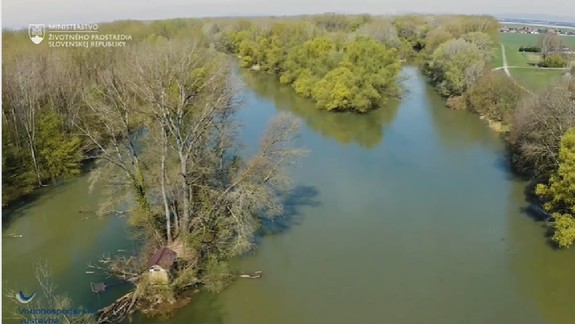 MŽP: V záplavovom území ramennej sústavy Dunaja sa nachádzajú ilegálne stavby