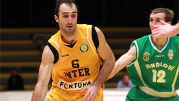 Basketbalisti Interu vyhrali v Handlovej a sú už štvrtí