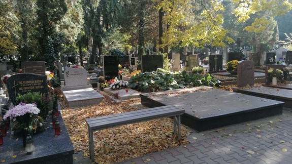 Na Martinskom cintoríne odhalili pamätnú tabuľu politickým väzňom