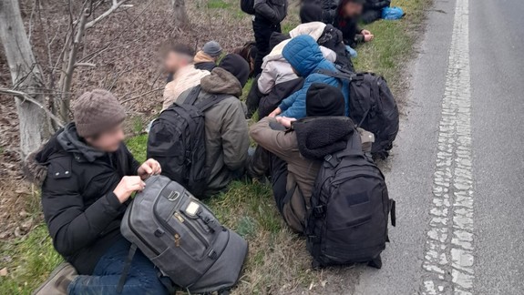 Polícia zadržala v nedeľu ráno v Bratislave 21 migrantov zo Sýrie