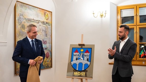 Mesto Pezinok podpísalo memorandum o spolupráci so severočeským Mostom