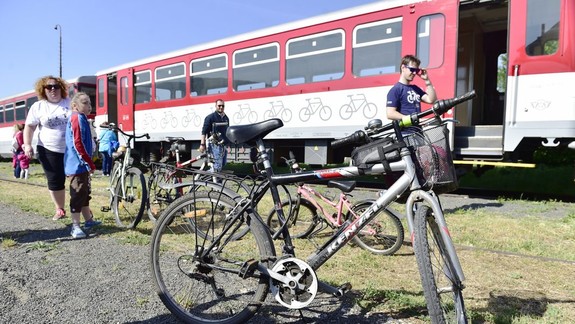 Zaujímavý tip na výlet: Sezóna vlaku Záhoráčika je v plnom prúde