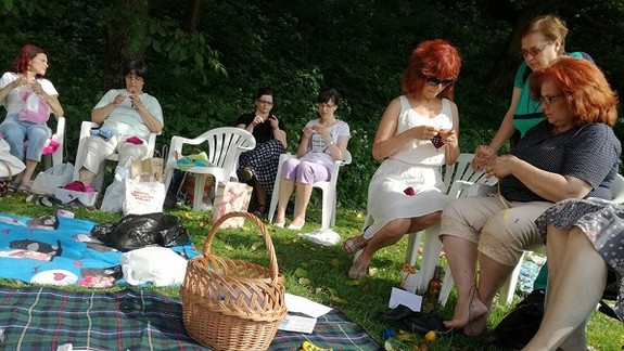 V Sade Janka Kráľa sa dnes bude pliesť pre predčasne narodené deti 