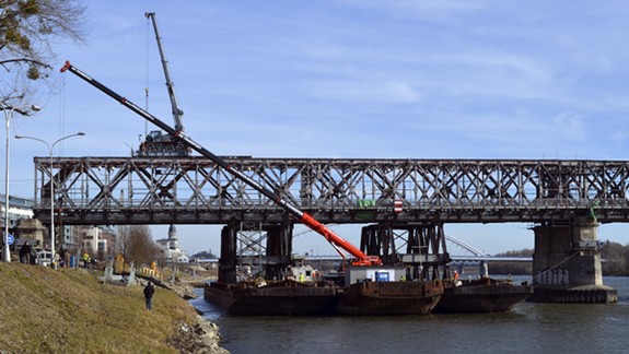 Demontáž mostného poľa sa začne možno už v nedeľu