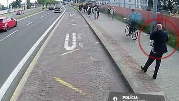 Podvodník od seniorky vylákal 10.000 eur, vypátrali ho policajti