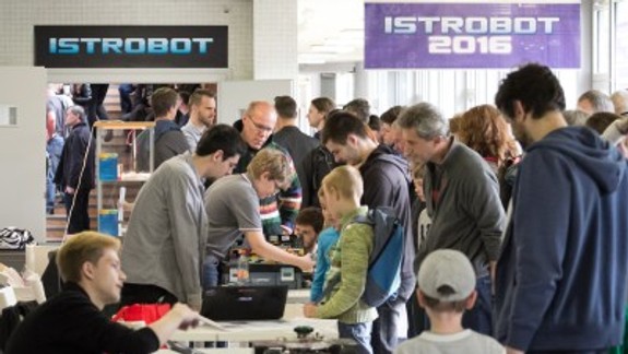 V Mlynskej doline súťažia medzi sebou roboty