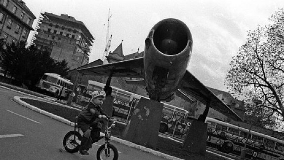 FOTO: Zisťovali sme, čo sa stalo so stíhačkou z parku na Dunajskej ulici a objavili aj chlapca z fotografie...