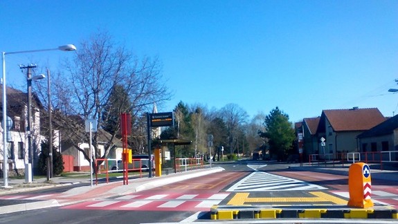 FOTO: V Čunove vynovili zastávku MHD a má aj digitálnu informačnú tabuľu!