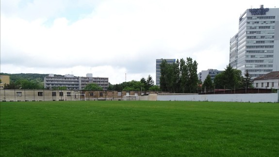 Karlova Ves zrevitalizovala trávnik na tréningovom ihrisku tímov FKM