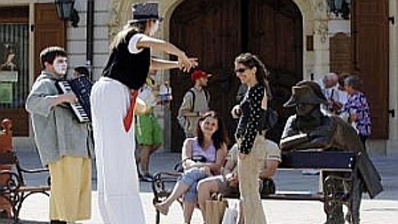 Pouličných umelcov v Starom Meste odobrí komisia