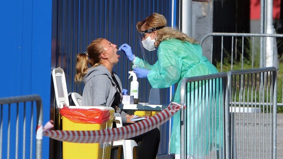 Hrozivo rekordné čísla pokračujú: Máme takmer 800 novonakazených koronavírusom za deň