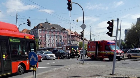 Dopravu komplikujú poruchy semaforov na Trnavskom a Račianskom mýte
