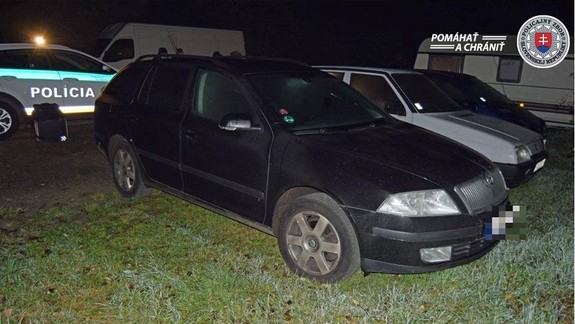 VIDEO: Vodičovi ukradli naštartované auto, ale zlodeji sa z neho dlho netešili...
