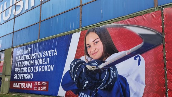 VIDEO: Bratislava hostí MS v ľadovom hokeji žien do 18 rokov - Slovenky v turnaji už raz zvíťazili