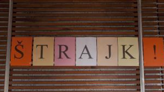 V štrajku pokračujú aj zamestnanci Gymnázia Bilíková