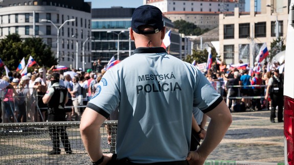 Mestská polícia zatiaľ eviduje pre protesty len minimálne narušenia verejného poriadku