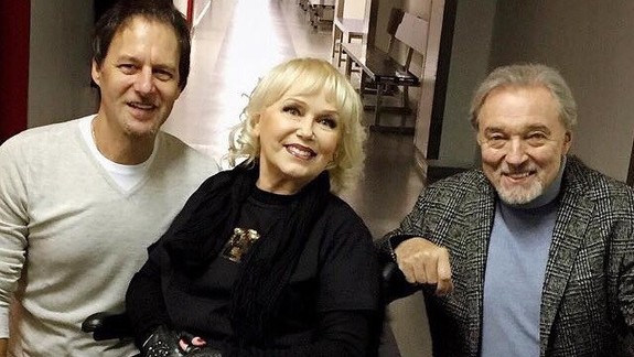 FOTO a VIDEO: Karel Gott rozospieval Bratislavu a prekvapil aj duetom s Marikou Gombitovou