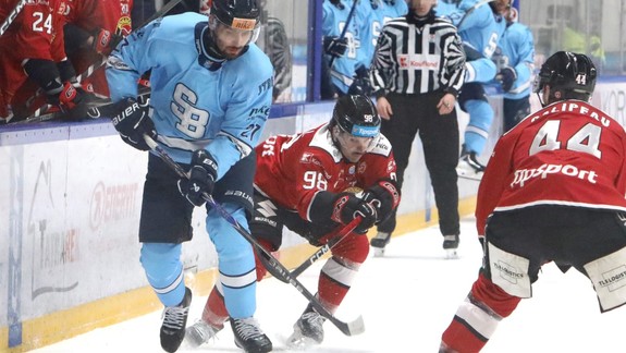 Hokej: Banská Bystrica "rozbila" Slovan 5:0