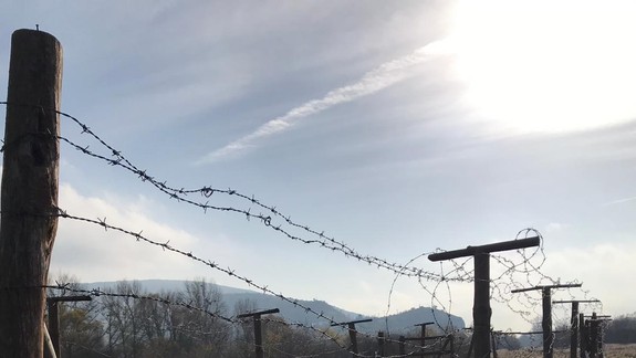 Prídete sa pozrieť? Víkend zatvorených hraníc pripomína totalitný režim i obete železnej opony