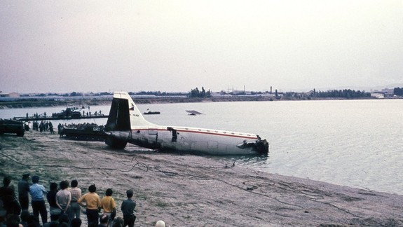 FOTO: Od pádu lietadla na Zlatých pieskoch nás delí polstoročie. Pozrite si, ako vyzeralo miesto tragédie v roku 1976 a dnes