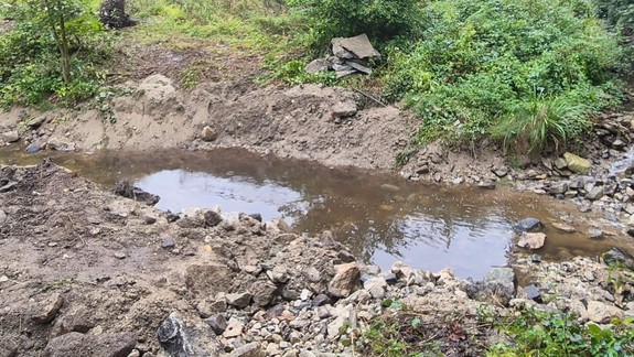 Inšpekcia životného prostredia eviduje podnet pre zásahy do koryta Vydrice, konať má OÚ