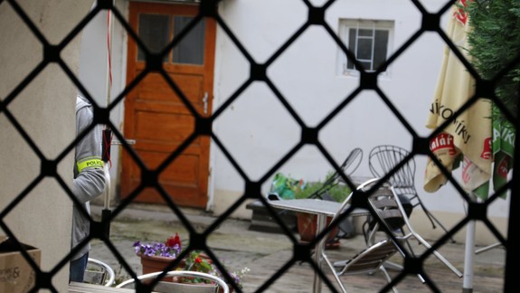 Policajné razie v Bratislave: Dôvodom je sledovanie novinárov