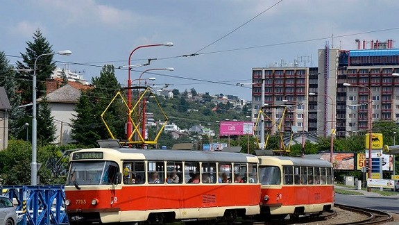 Mesto stále nepozná termín obnovy električkovej trate v Karlovej Vsi 